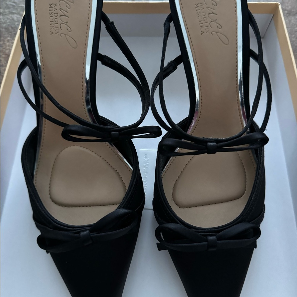 Jewel Badgley Mischka Black Heels